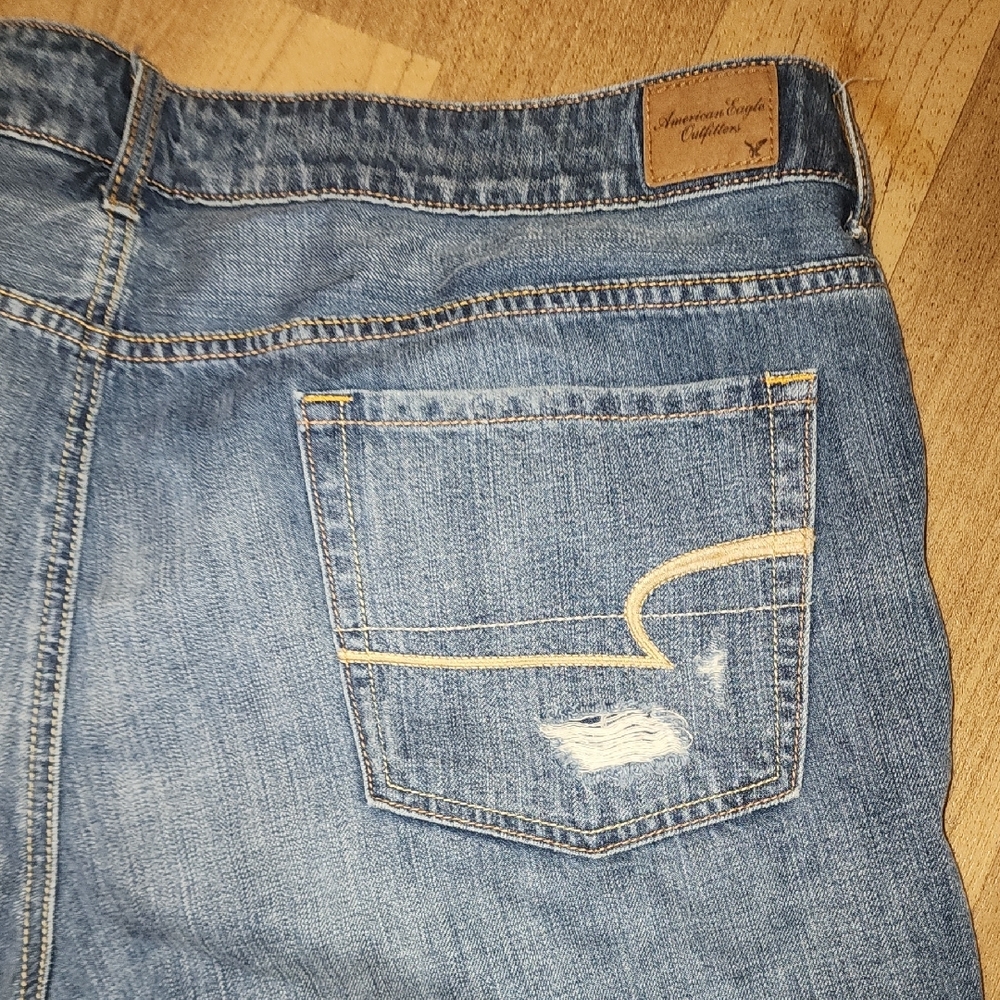 American Eagle Distressed Medium Wash Jean Shorts with Raw Edge - Picture 7 of 8